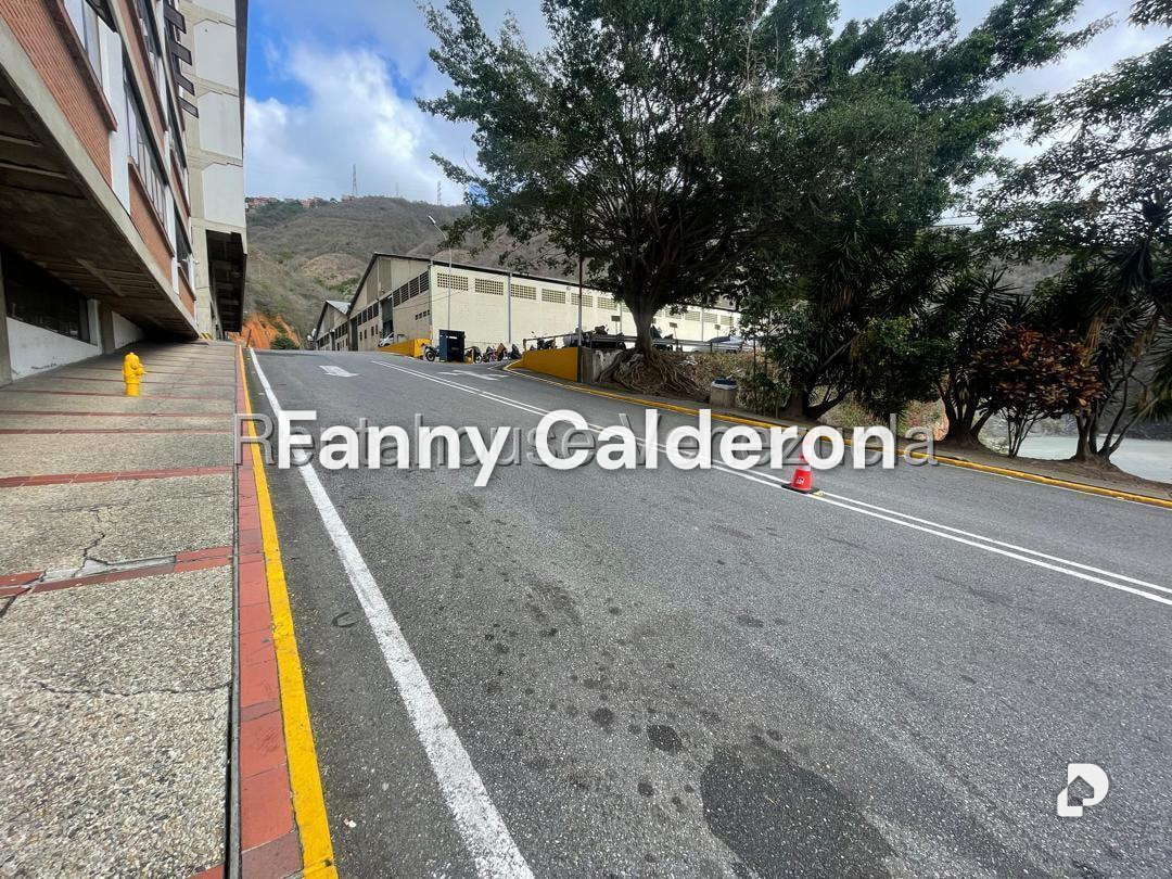 Local comercial en El Valle, Caracas – 14