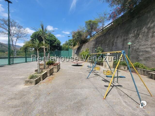 Apartamento en La Trinidad, Caracas – 25