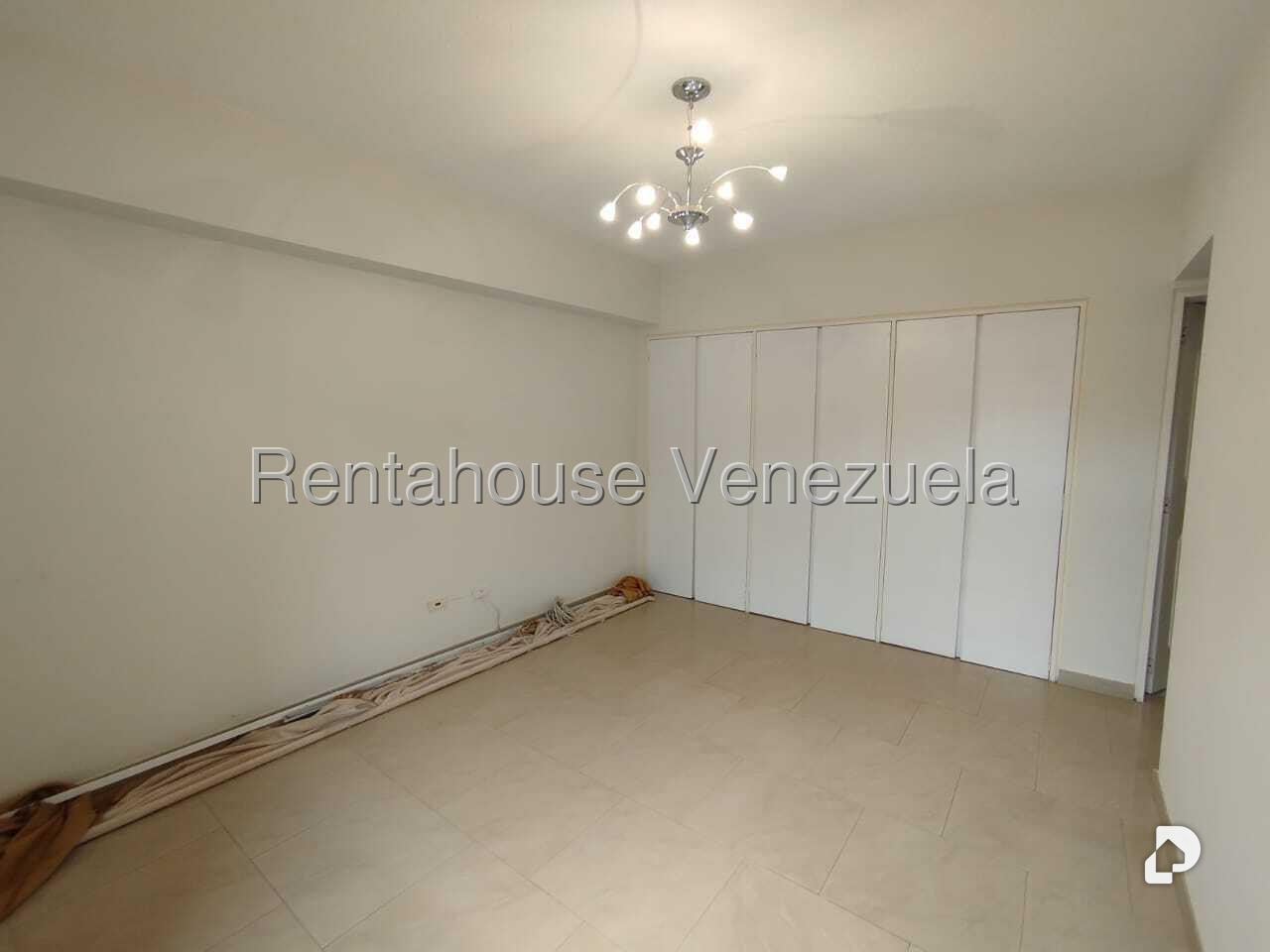 Apartamento en Las Esmeraldas, Caracas – 20