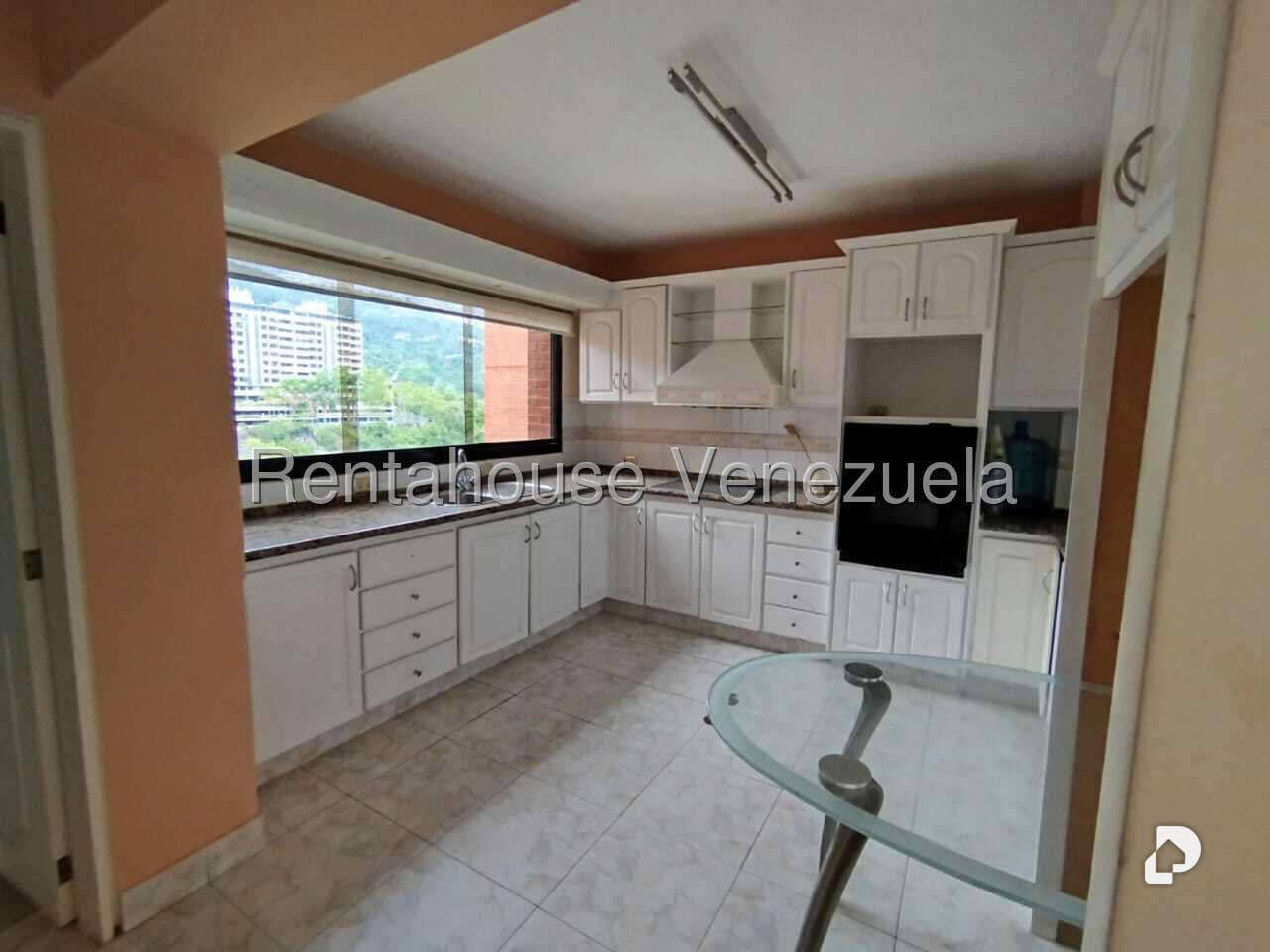Apartamento en Las Esmeraldas, Caracas – 13