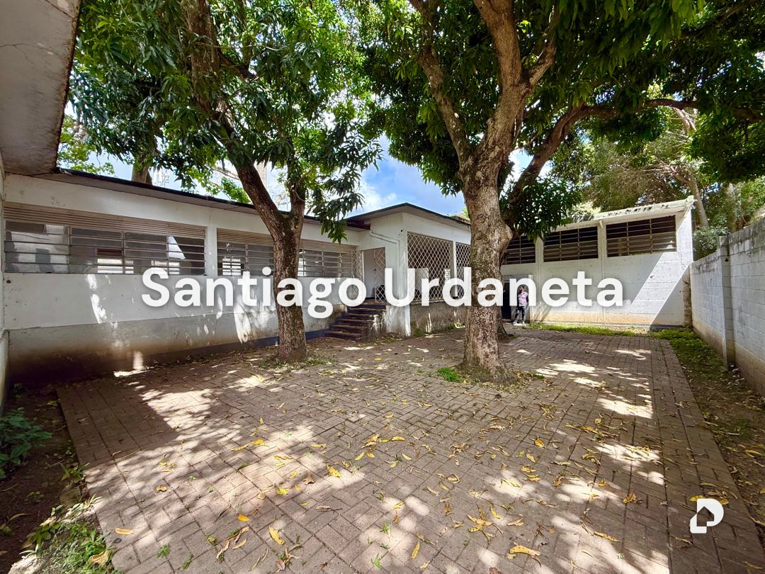 Casa en Altamira, Caracas – 13