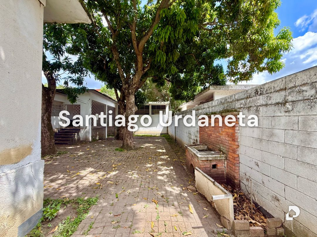 Casa en Altamira, Caracas – 12