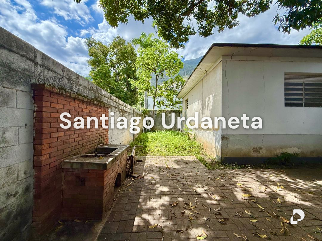 Casa en Altamira, Caracas – 11