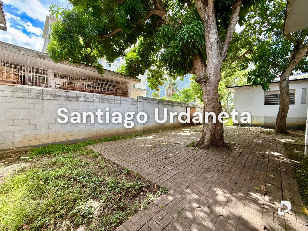 Casa en Altamira, Caracas – 16