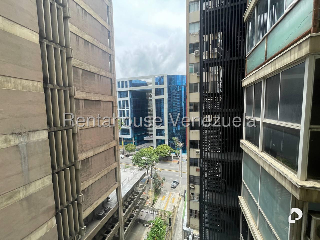 Oficina en El Rosal, Caracas – 13