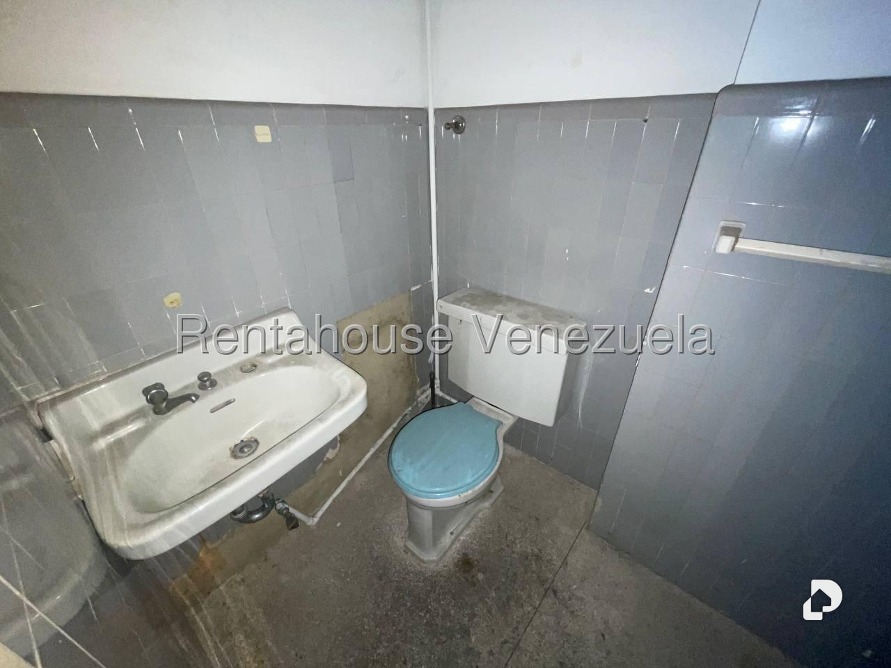 Oficina en El Rosal, Caracas – 11