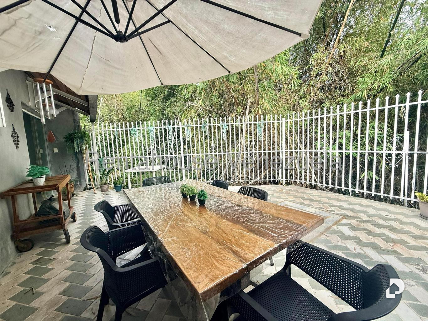 Casa en La Floresta, Caracas – 17