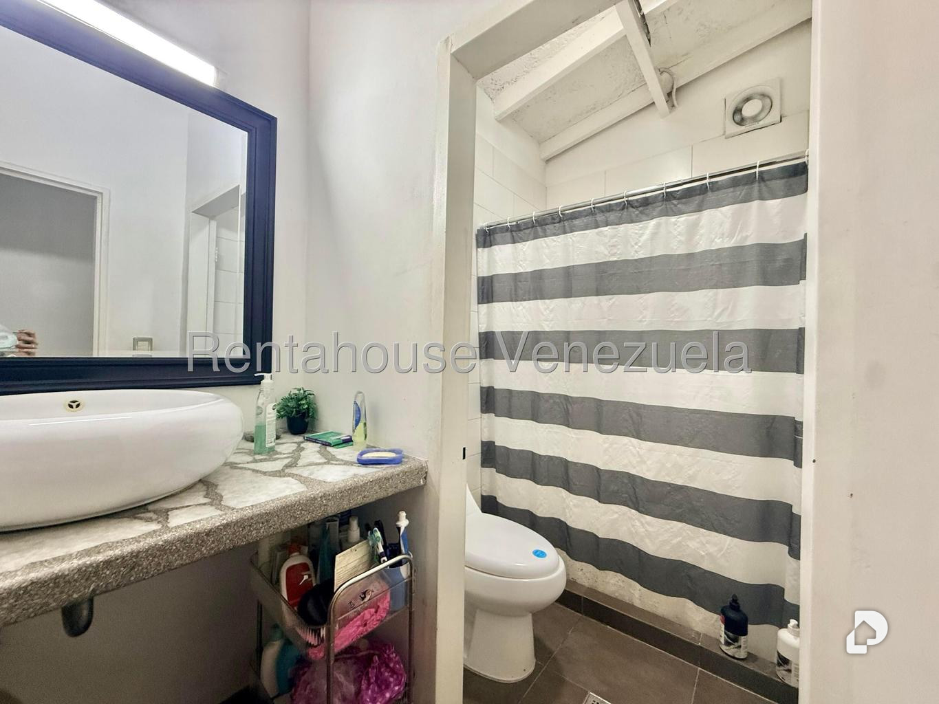 Casa en La Floresta, Caracas – 28