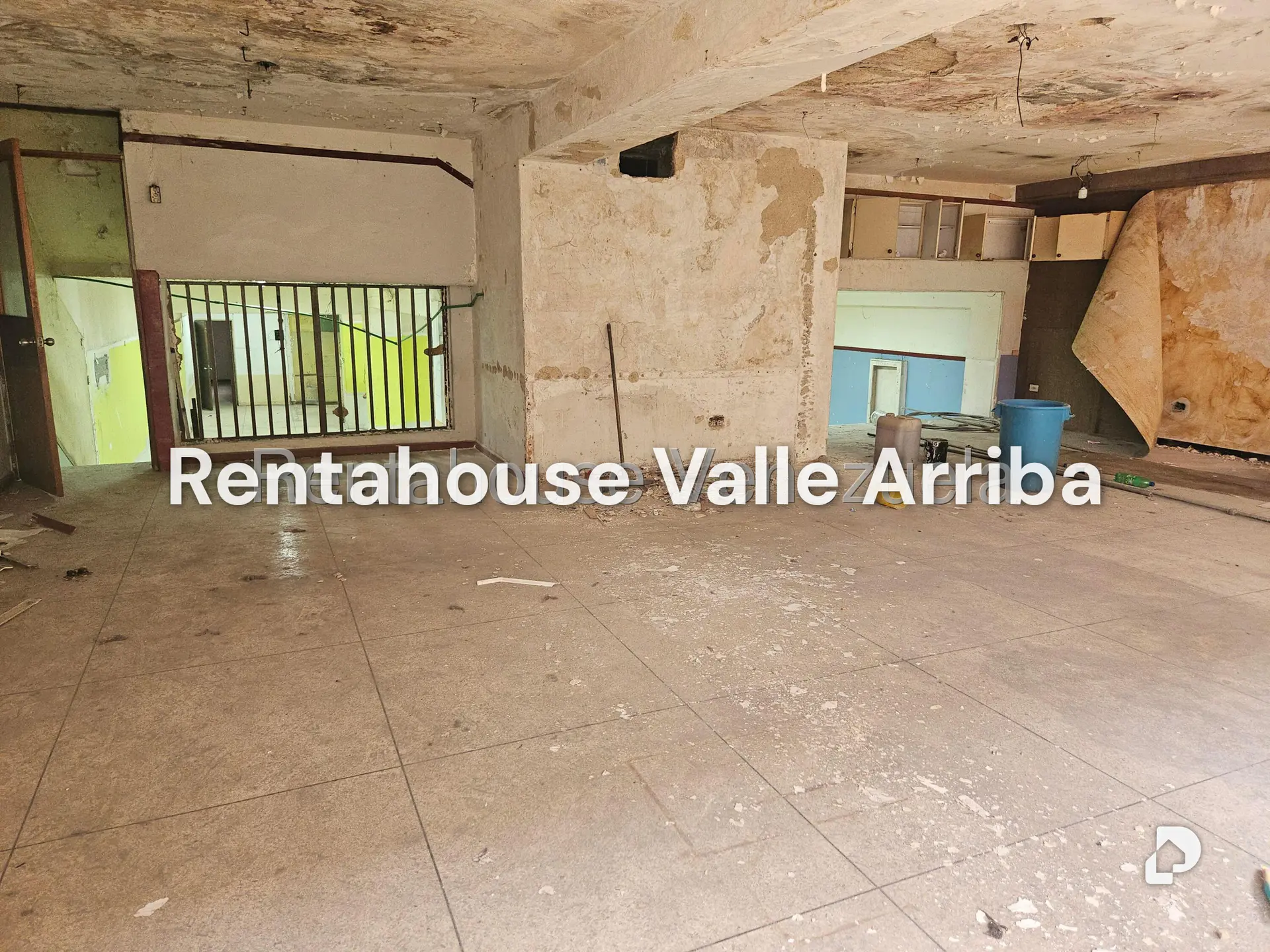 Local comercial en Parroquia Santa Rosalía, Caracas – 21