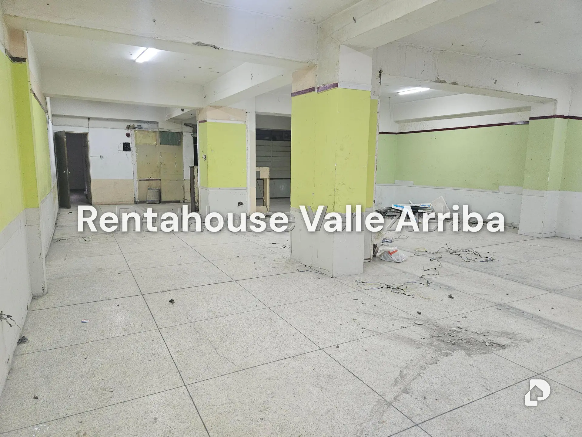 Local comercial en Parroquia Santa Rosalía, Caracas – 19