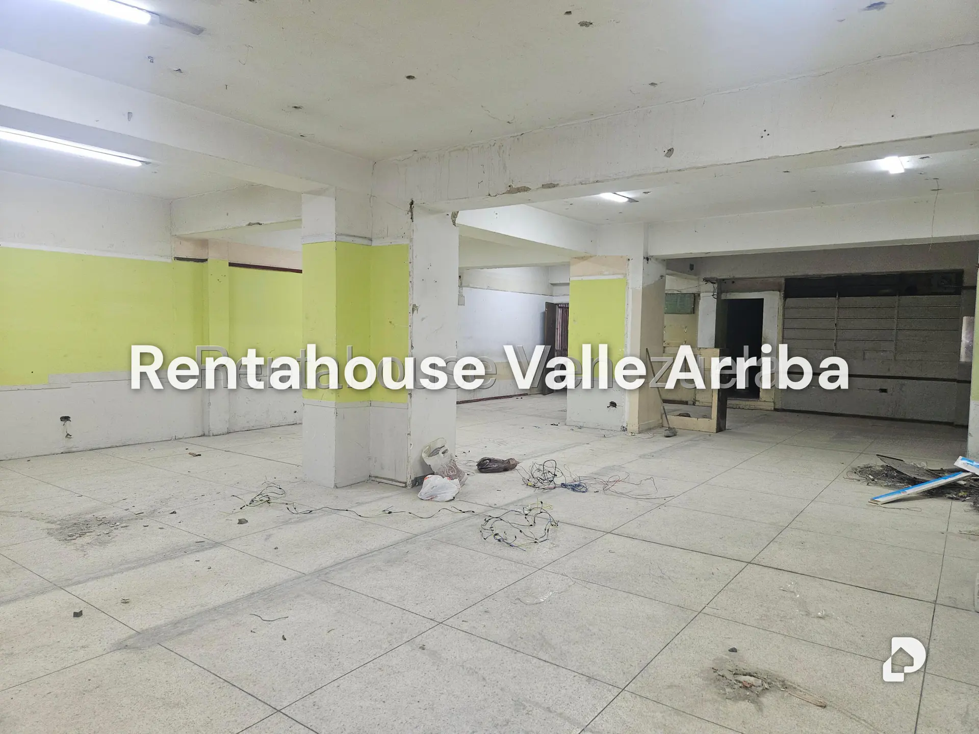 Local comercial en Parroquia Santa Rosalía, Caracas – 17