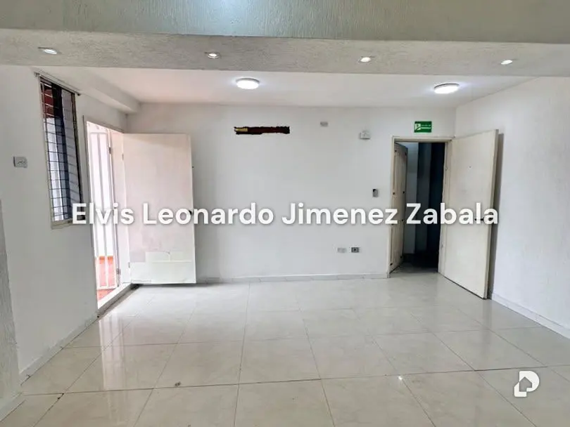 Local comercial en Parroquia Urbana San José, Valencia – 7
