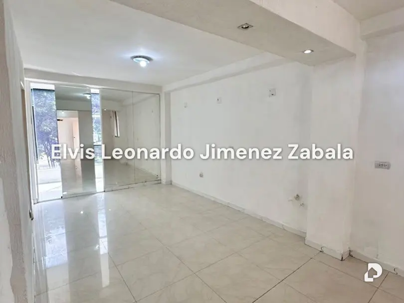 Local comercial en Parroquia Urbana San José, Valencia – 3