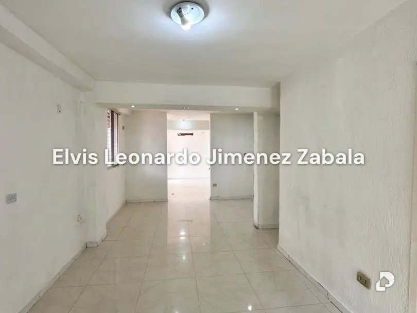 Local comercial en Parroquia Urbana San José, Valencia – 10