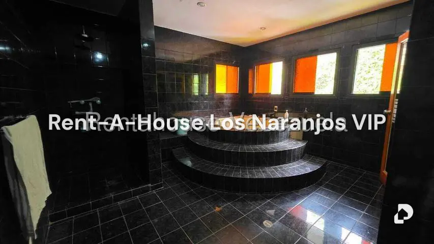 House in Colinas de Tamanaco, Caracas – 10