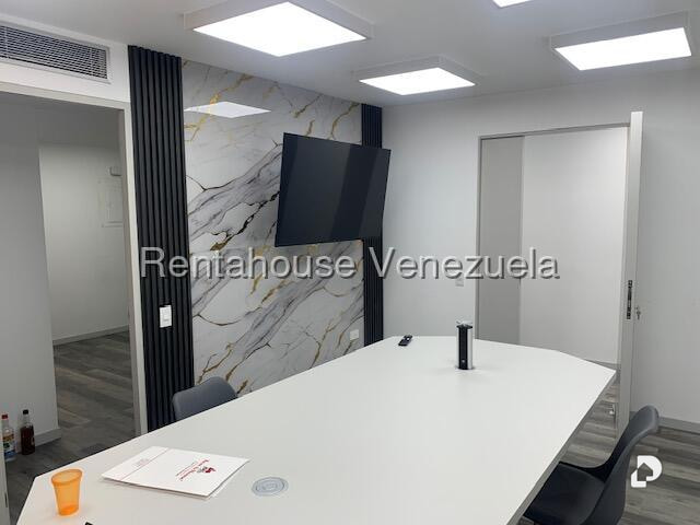 Apartamento en Los Palos Grandes, Caracas – 15