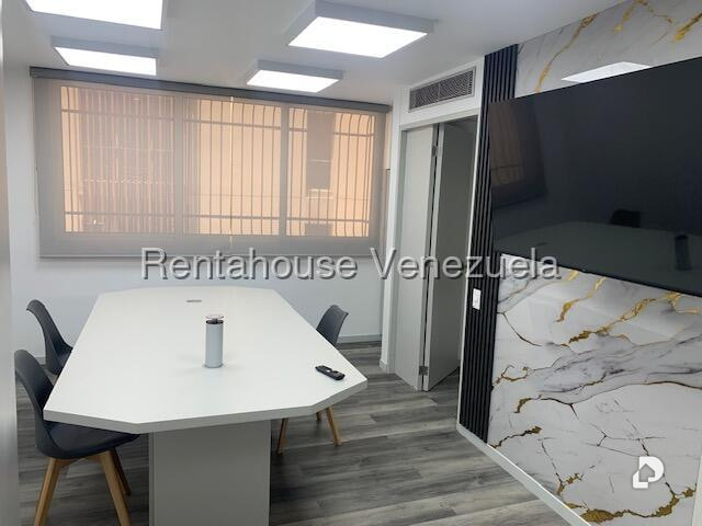 Apartamento en Los Palos Grandes, Caracas – 12