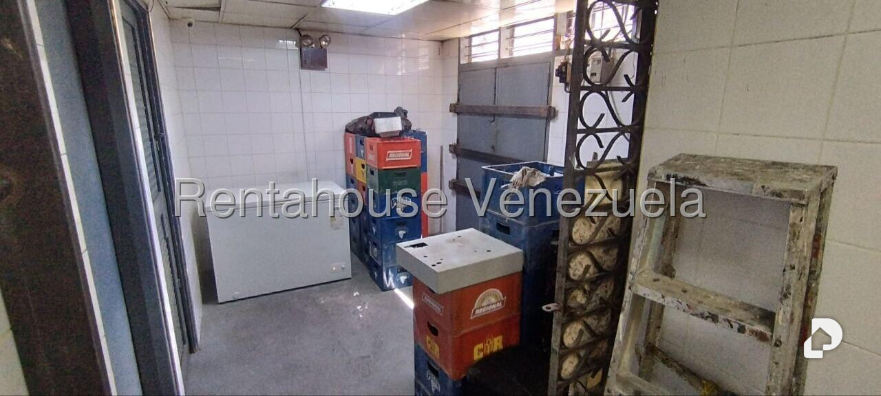 Local comercial en La Urbina, Caracas – 16