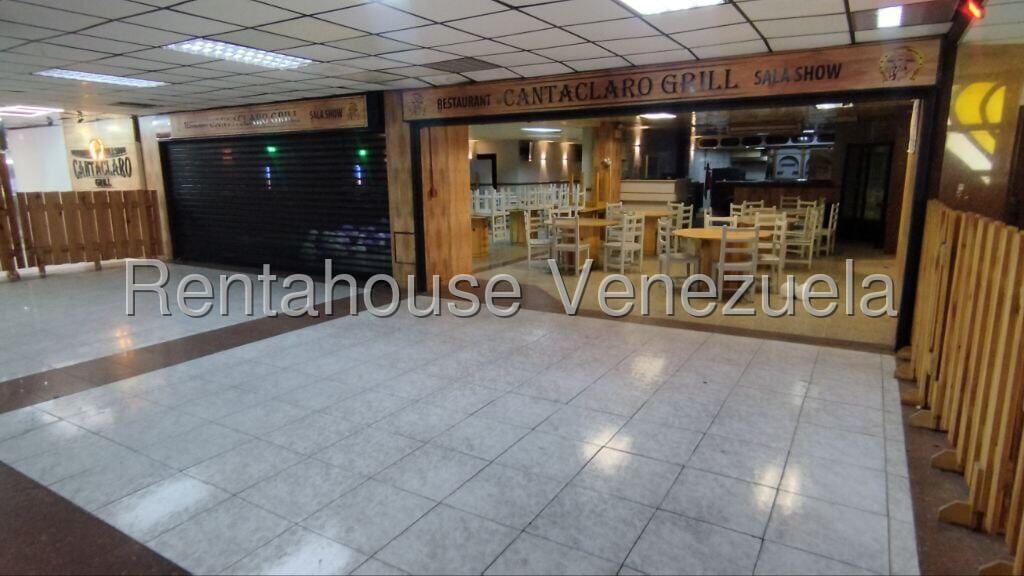 Local comercial en La Urbina, Caracas - 1