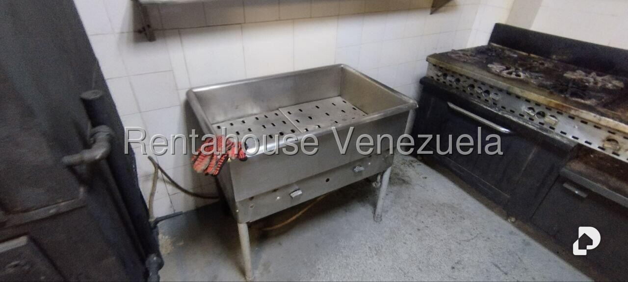 Local comercial en La Urbina, Caracas – 11