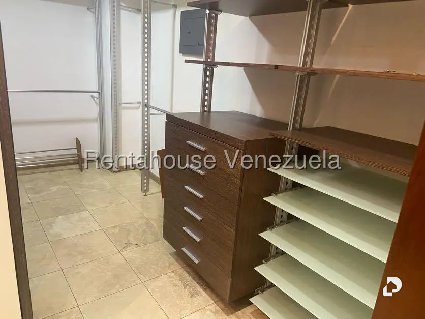 Apartamento en Lomas de Las Mercedes, Caracas – 17