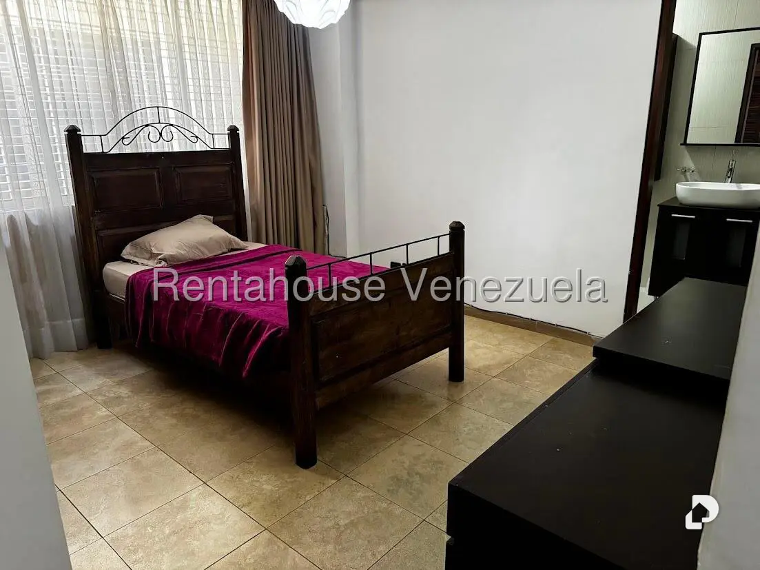 Apartamento en Lomas de Las Mercedes, Caracas – 24
