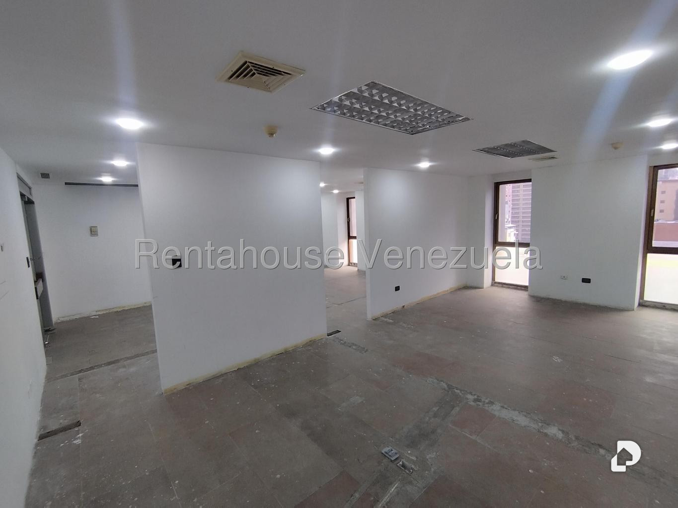 Commercial space in Los Palos Grandes, Caracas – 18