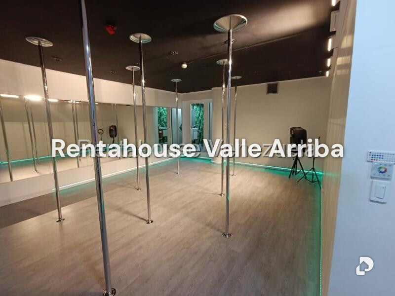 Local comercial en El Recreo, Caracas – 13