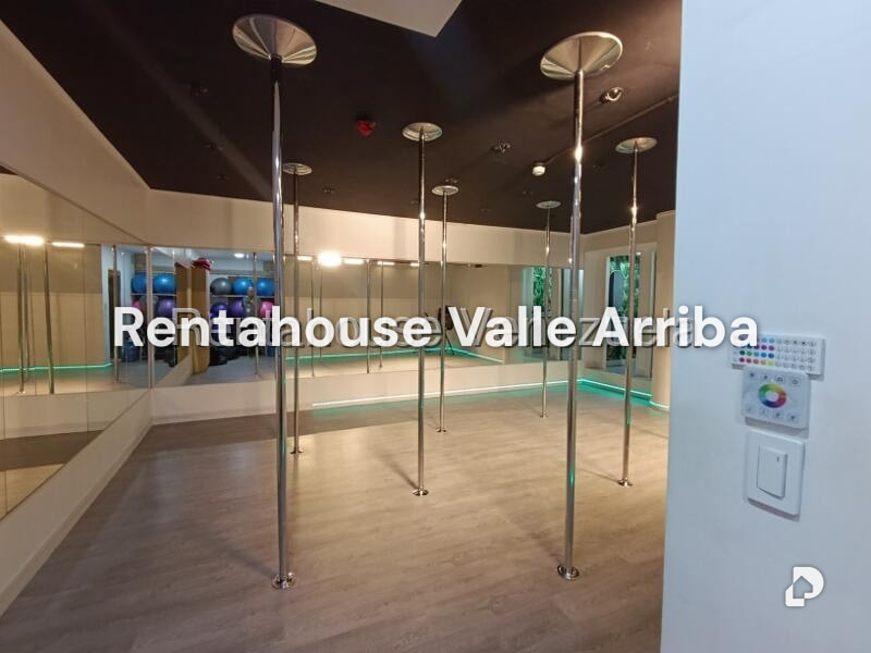 Local comercial en El Recreo, Caracas – 12