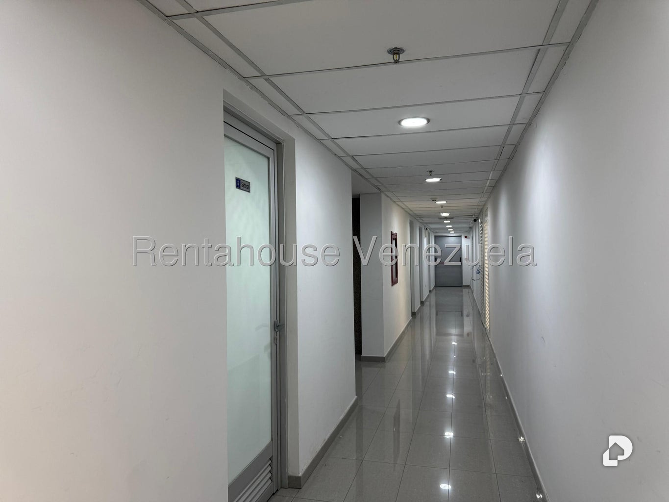 Oficina en Los Dos Caminos, Caracas – 12