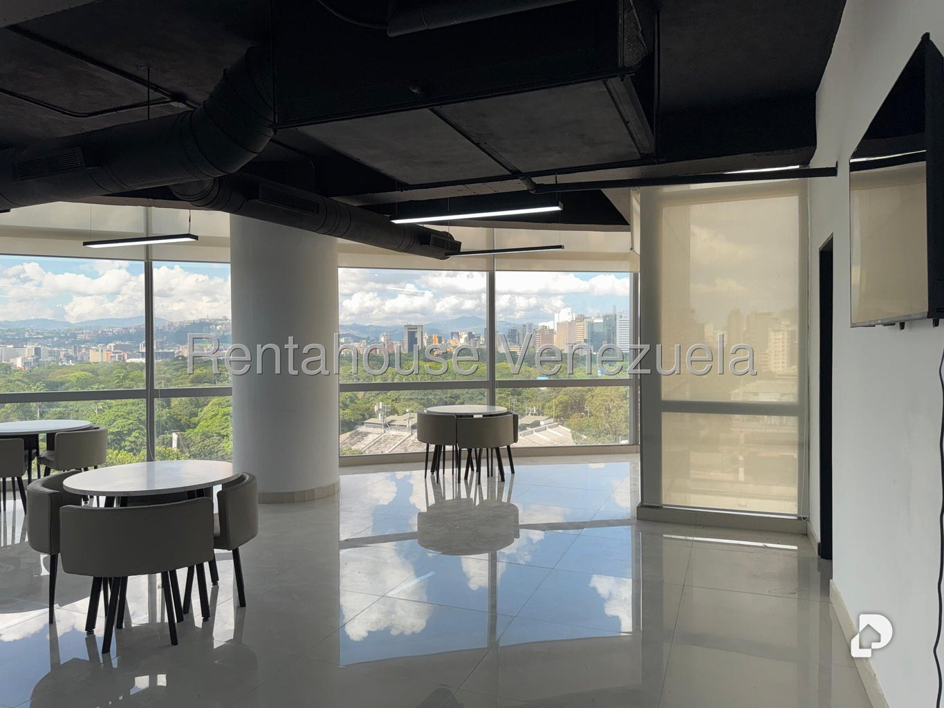 Oficina en Los Dos Caminos, Caracas – 5