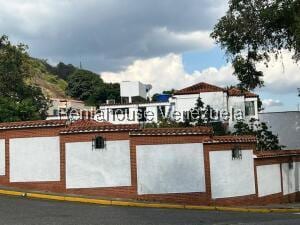 House in Prados del Este, Caracas - 1