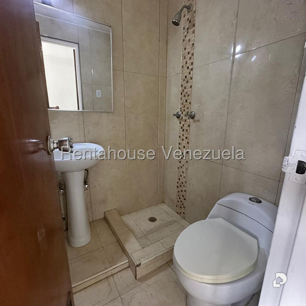 Apartamento en La Florida, Caracas – 16
