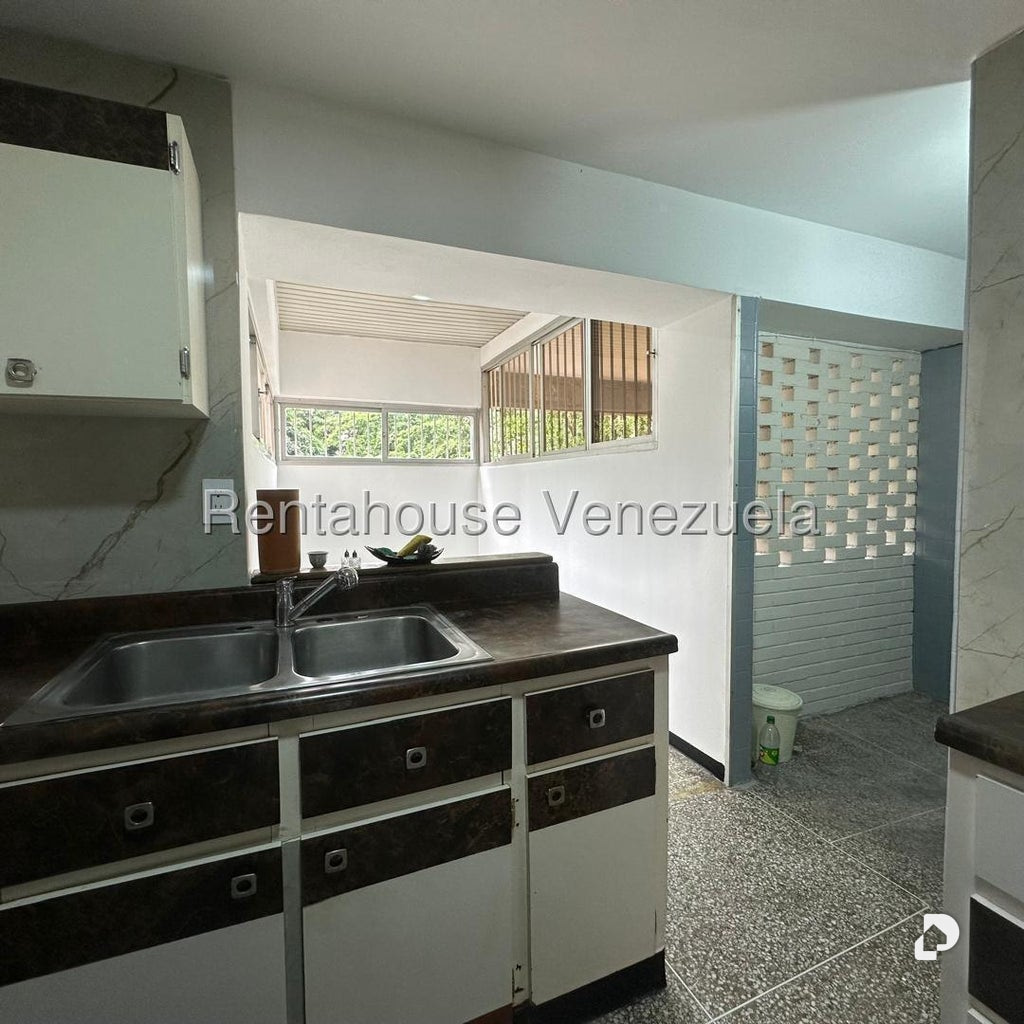 Apartamento en La Florida, Caracas – 11