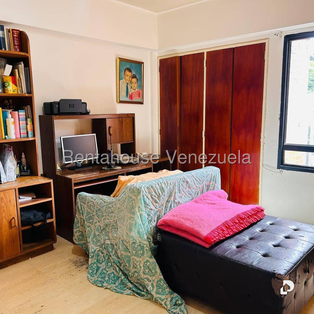 Apartamento en Las Esmeraldas, Caracas – 26