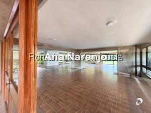 Apartment in Los Naranjos (del Cafetal), Caracas – 11