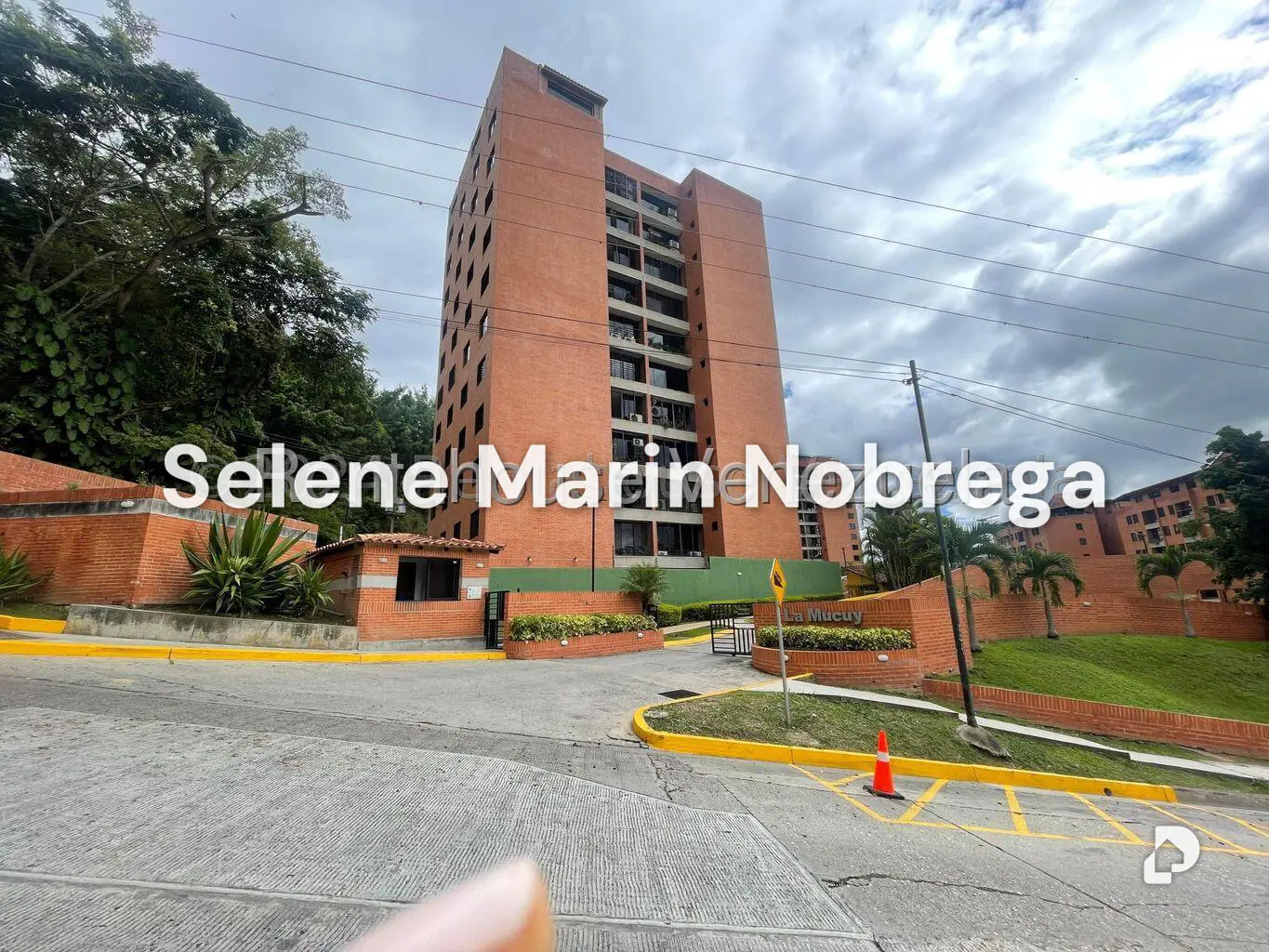 Apartamento en Colinas de La Tahona, Caracas – 1