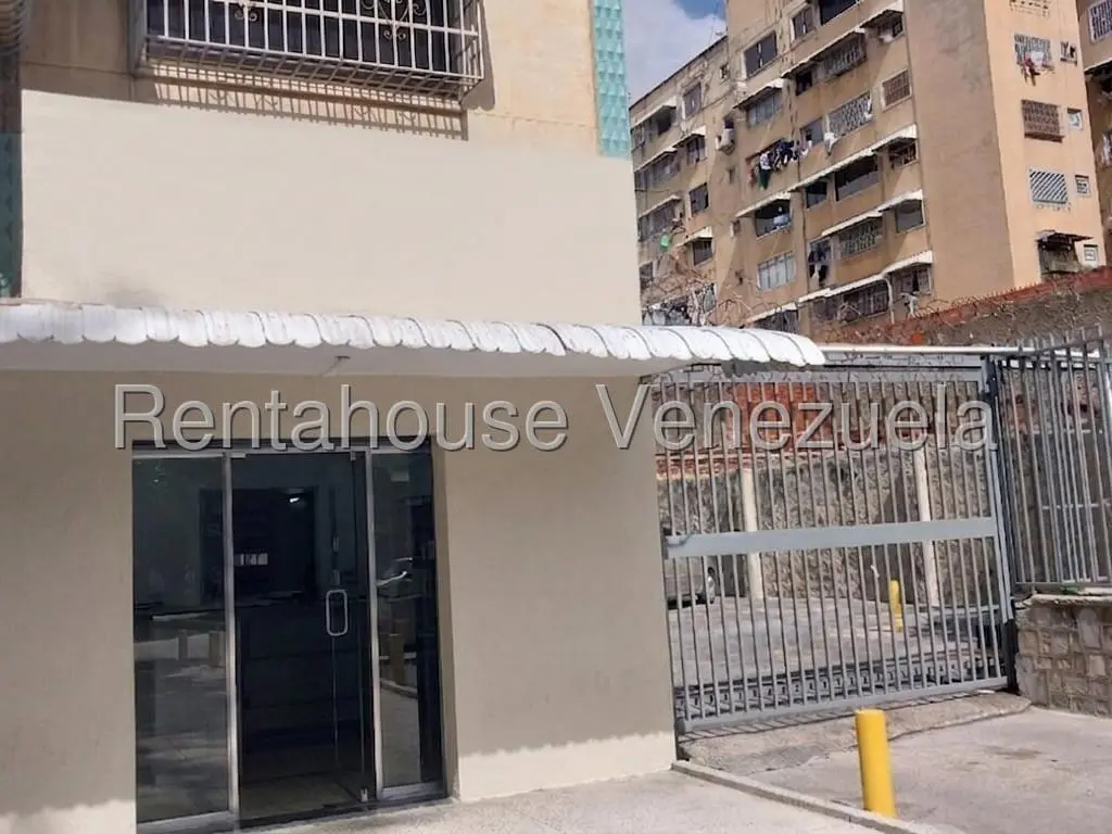 Local comercial en Vista Alegre, Caracas - 1