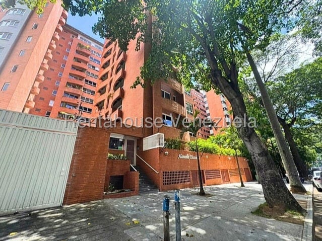 Apartment in El Rosal, Caracas - 1