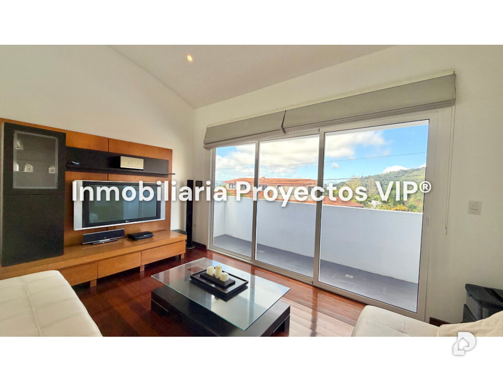 Casa en Los Guayabitos, Caracas – 10