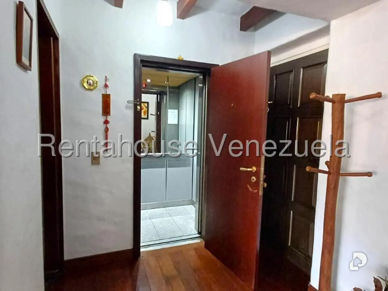 Apartment in La Florida, Caracas – 4