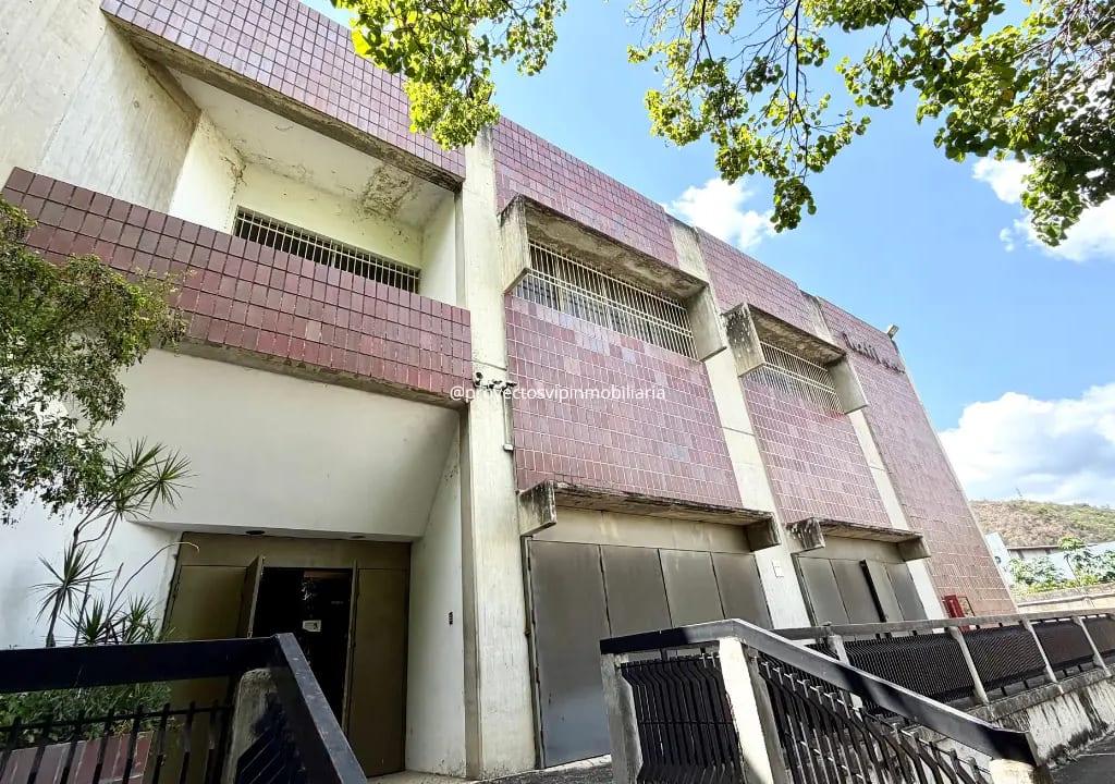 Building in Guarenas - 1