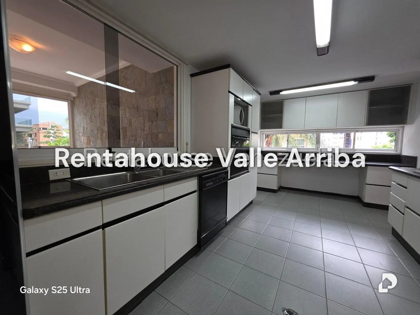 Apartamento en Las Mercedes, Caracas – 30