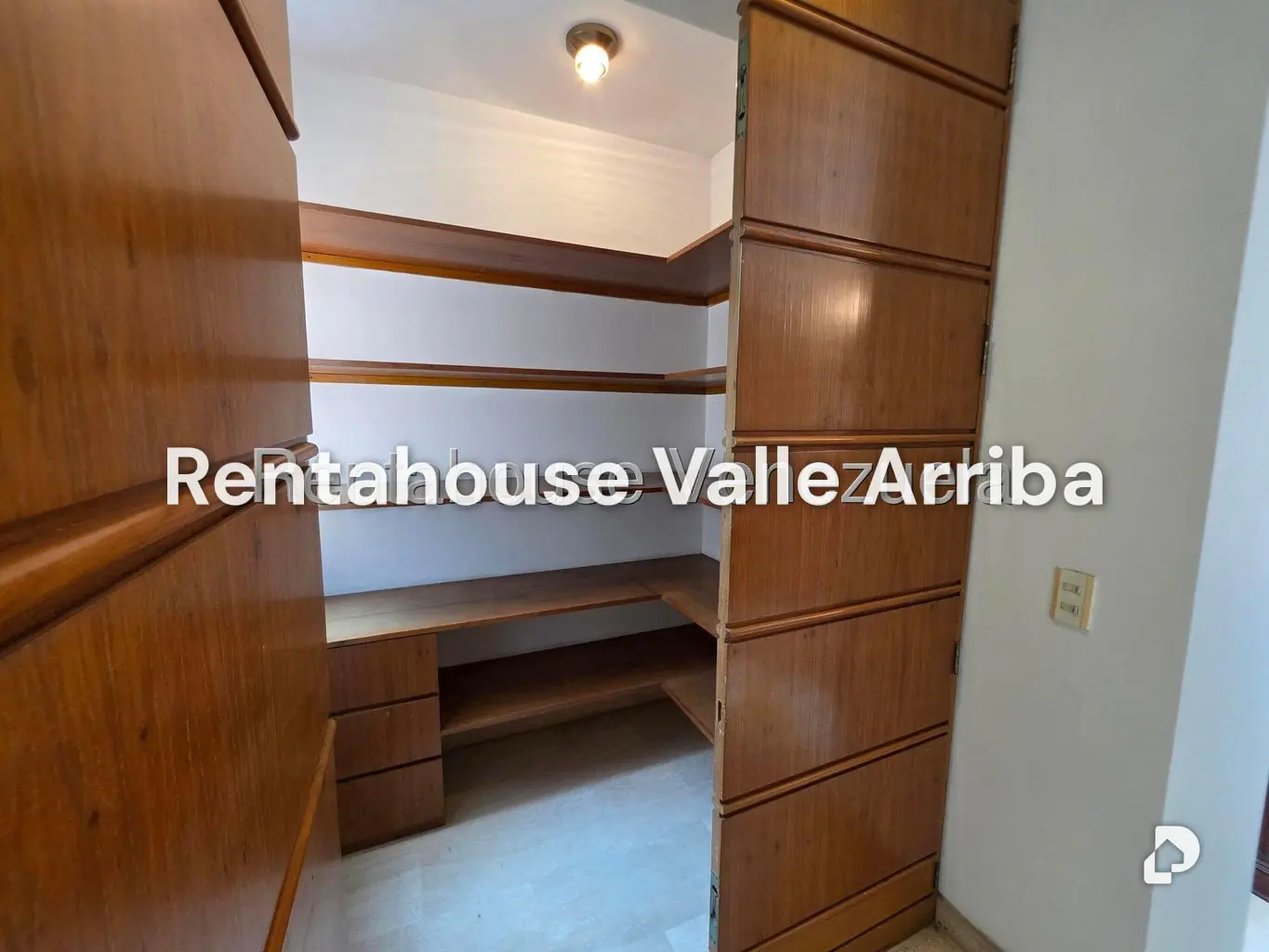 Apartamento en Las Mercedes, Caracas – 16