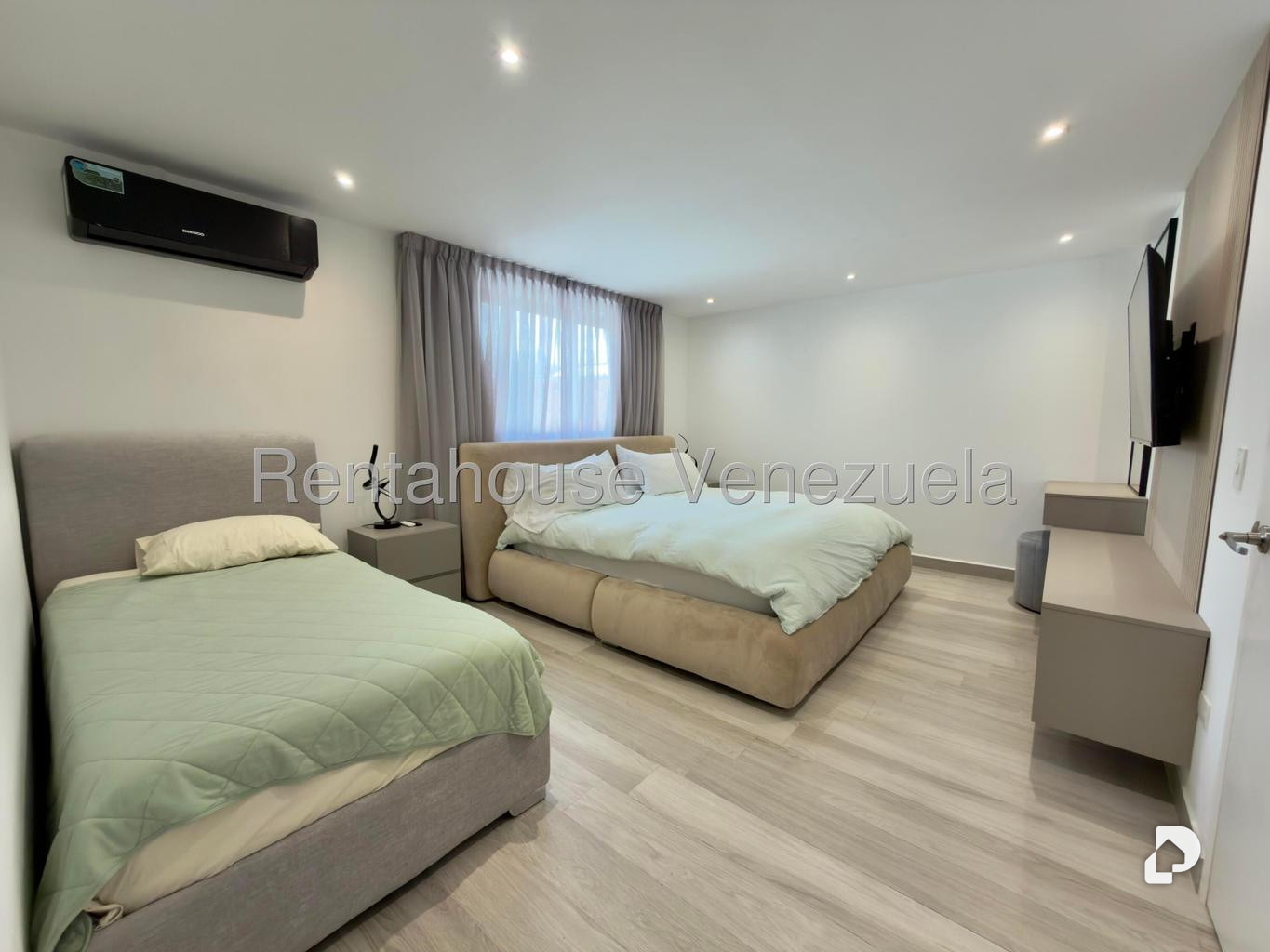 Casa en El Cafetal, Caracas – 30
