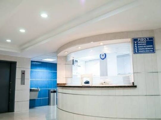 Local comercial en Valencia - 1