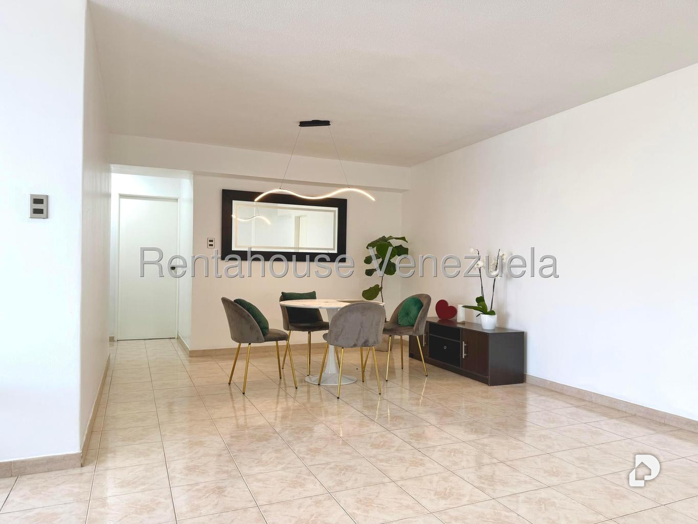 Apartamento en El Cigarral, Caracas – 2