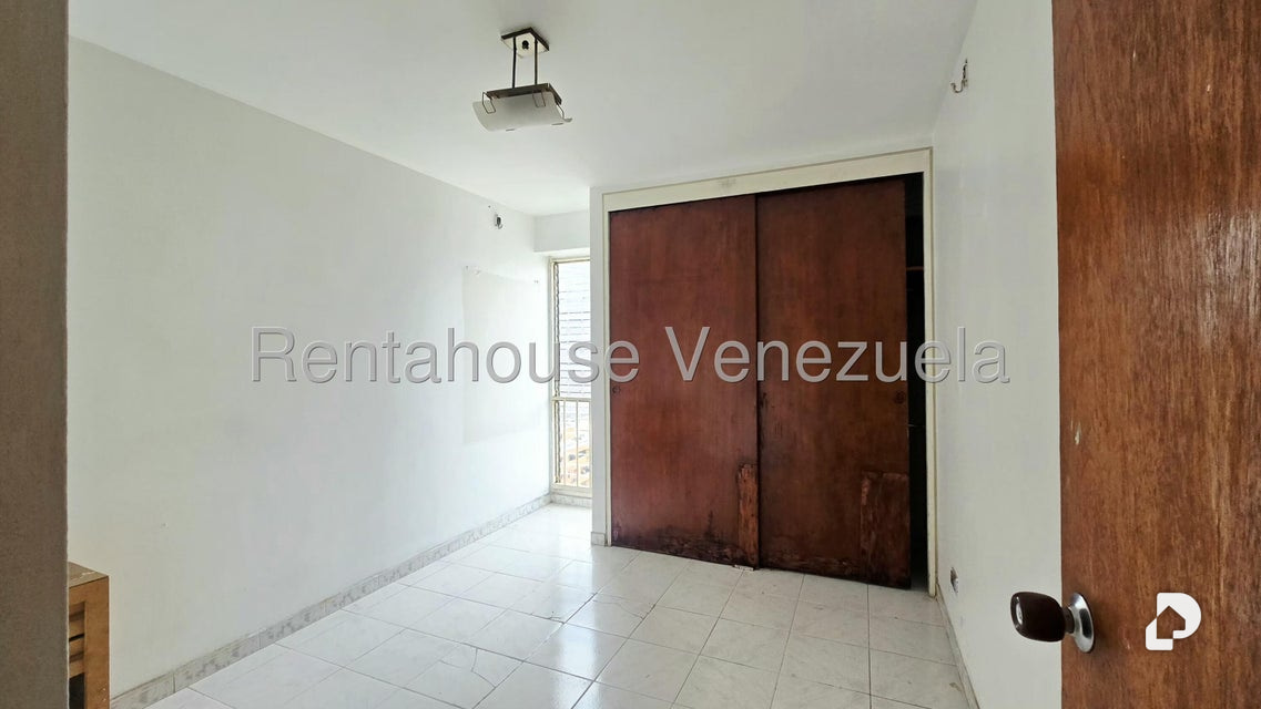 Apartamento en Los Palos Grandes, Caracas – 8