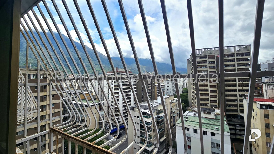 Apartamento en Los Palos Grandes, Caracas – 4