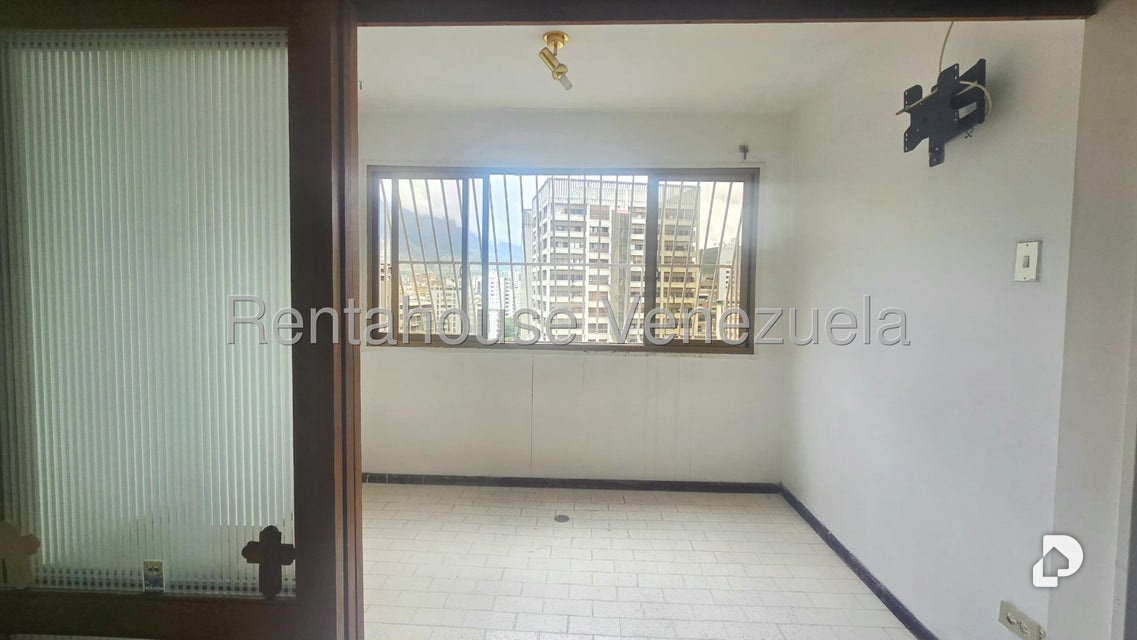 Apartamento en Los Palos Grandes, Caracas – 3